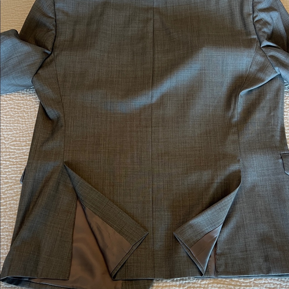 Calvin Klein Men's Gray Two-Piece Suit Blazer & Pants - Picture 9 of 9